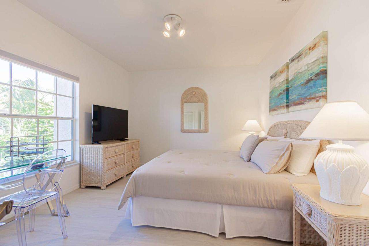 Crown Pointe- Crown Pointe Blvd.,e. Holiday home