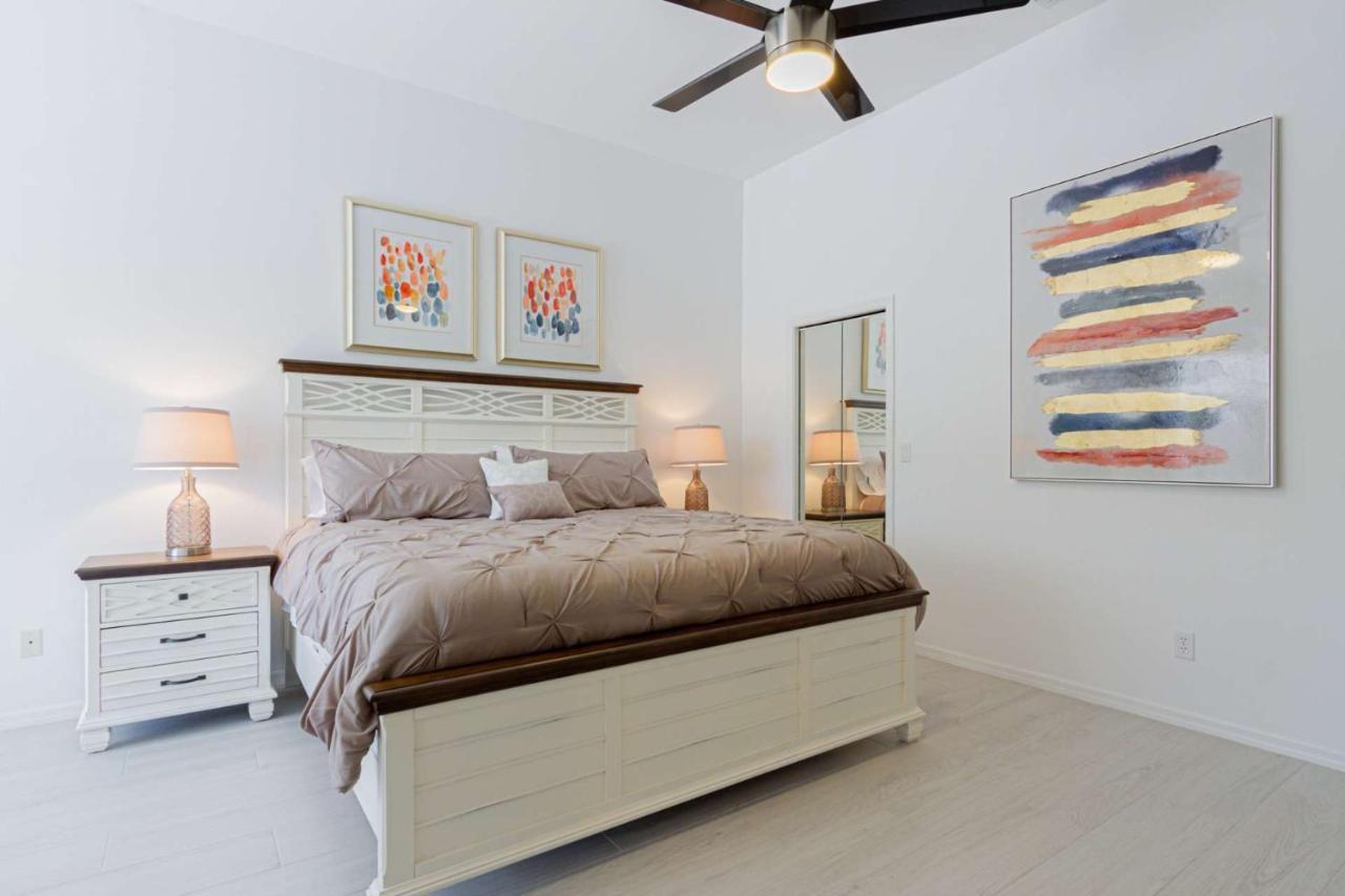 Crown Pointe- Crown Pointe Blvd.,e. Holiday home Naples