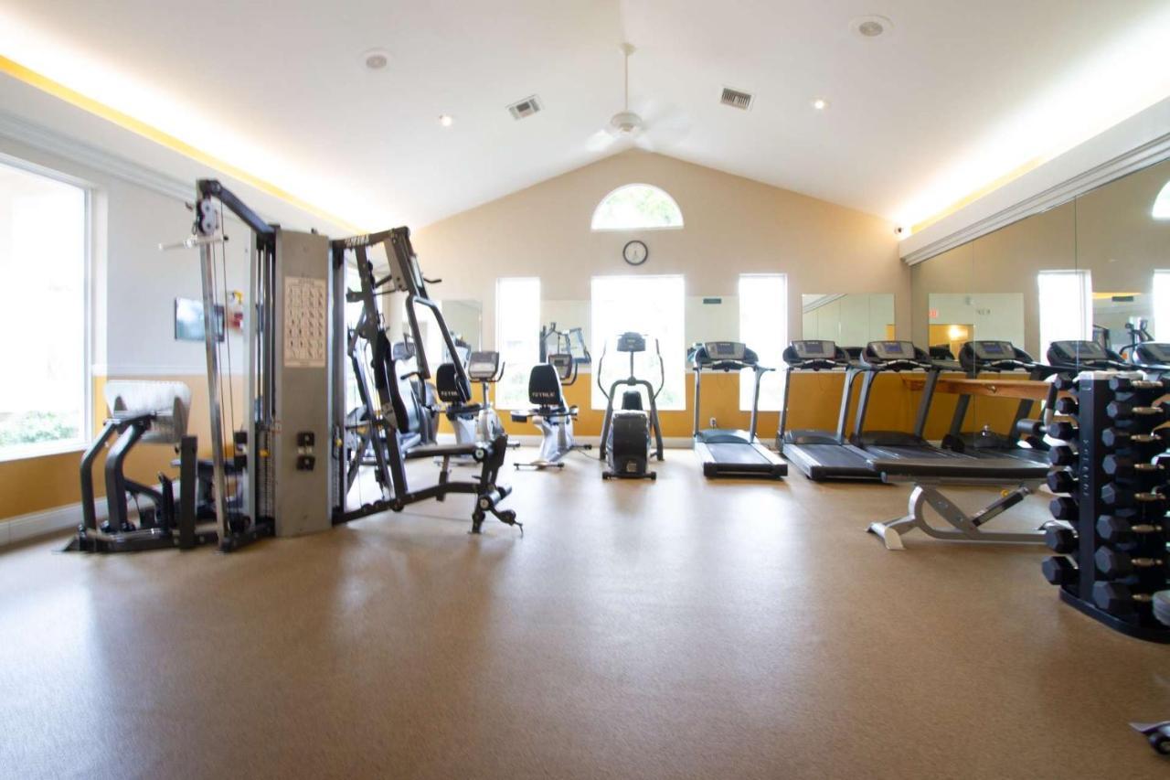 Crown Pointe- Harrogate Ct. * Naples
