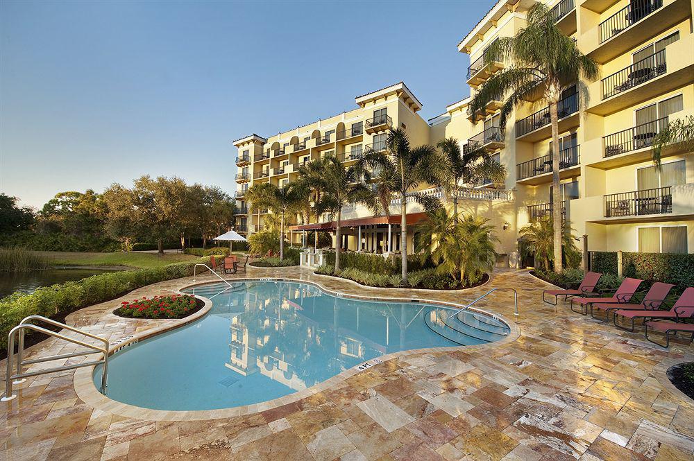 At Pelican Bay 4* Naples