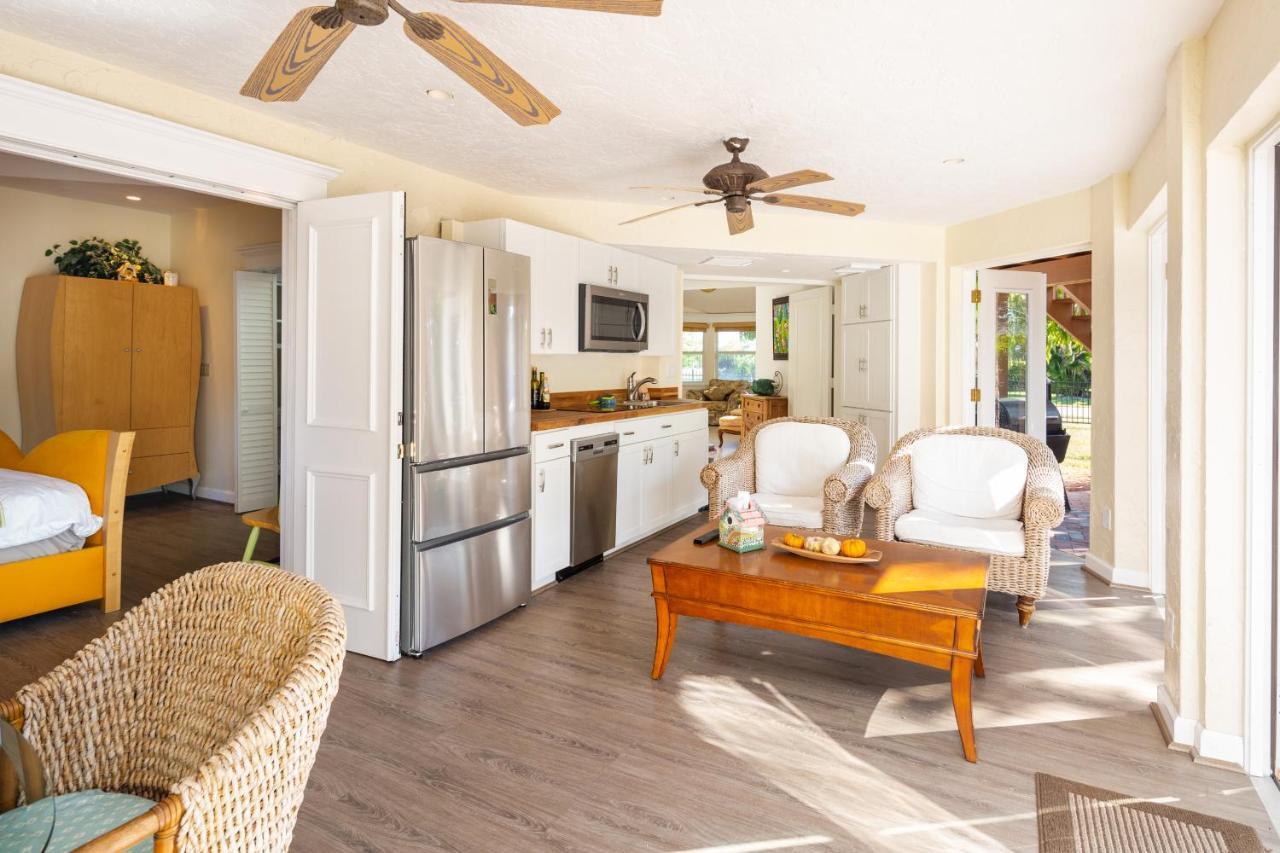By Beach 4 - Gulf Breeze * Naples