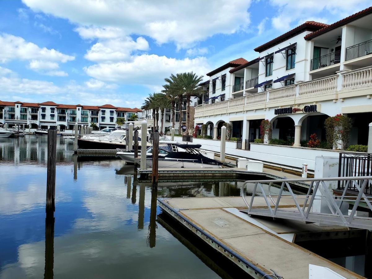 Bay With Fabulous Amenities, Near & Downtown! Apartment Naples