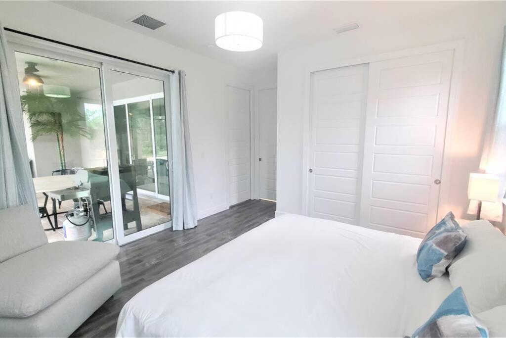 Exquisite 4 Beds With Heated Pool & Jacuzzi Naples