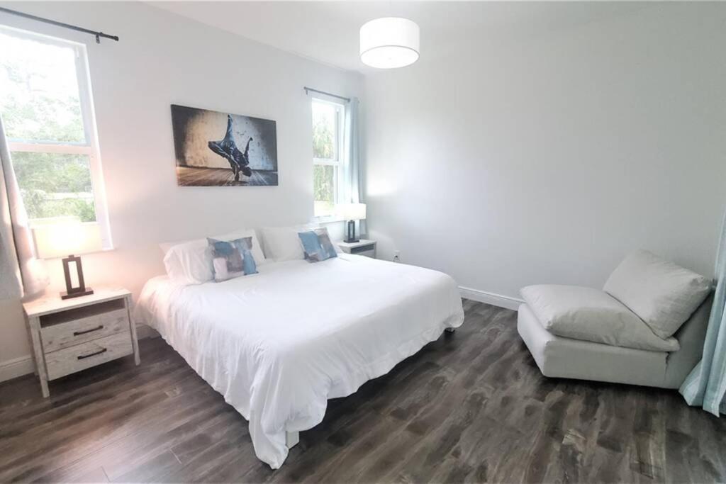 Exquisite 4 Beds With Heated Pool & Jacuzzi Naples