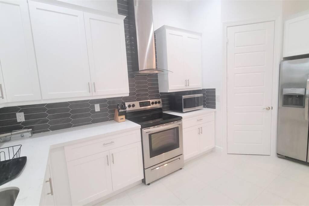 Exquisite 4 Beds With Heated Pool & Jacuzzi Naples