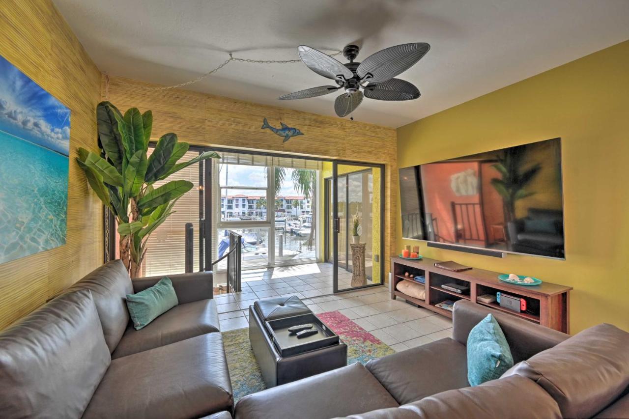 Relaxing Waterfront 2-story Retreat With Pool Access Apartment *