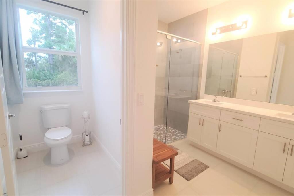 Exquisite 4 Beds With Heated Pool & Jacuzzi *