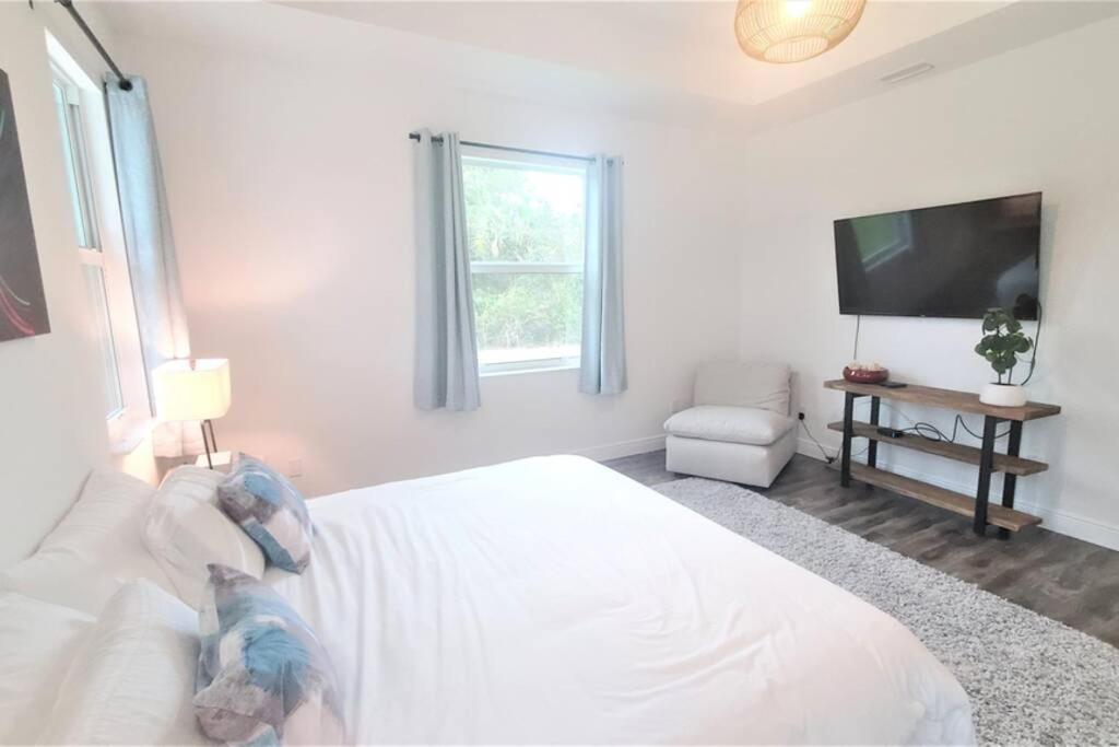 Exquisite 4 Beds With Heated Pool & Jacuzzi Villa