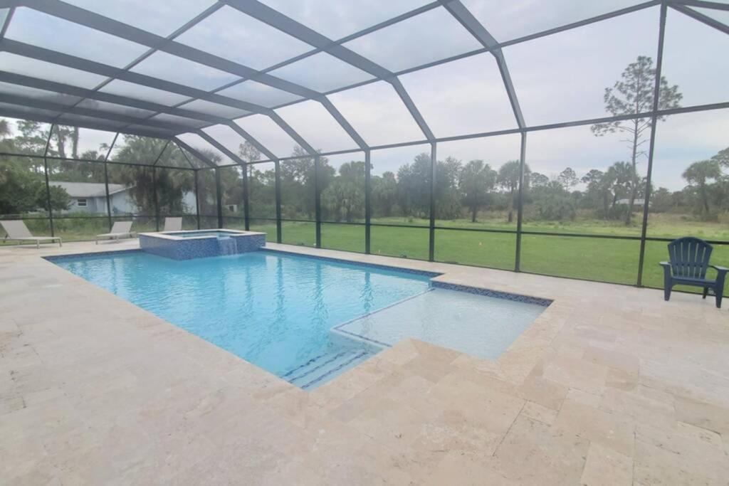 Exquisite 4 Beds With Heated Pool & Jacuzzi * Naples