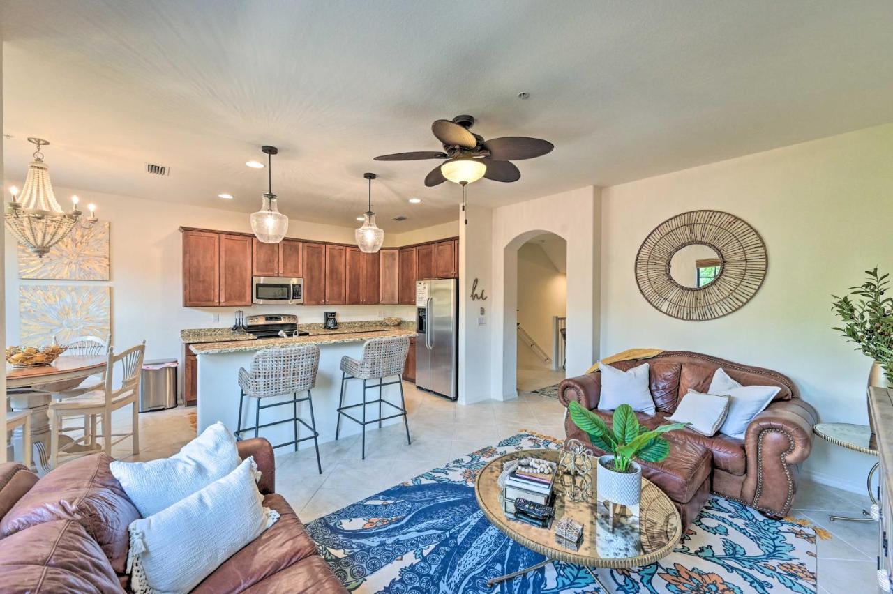 Alluring Retreat With Amenities! * Naples