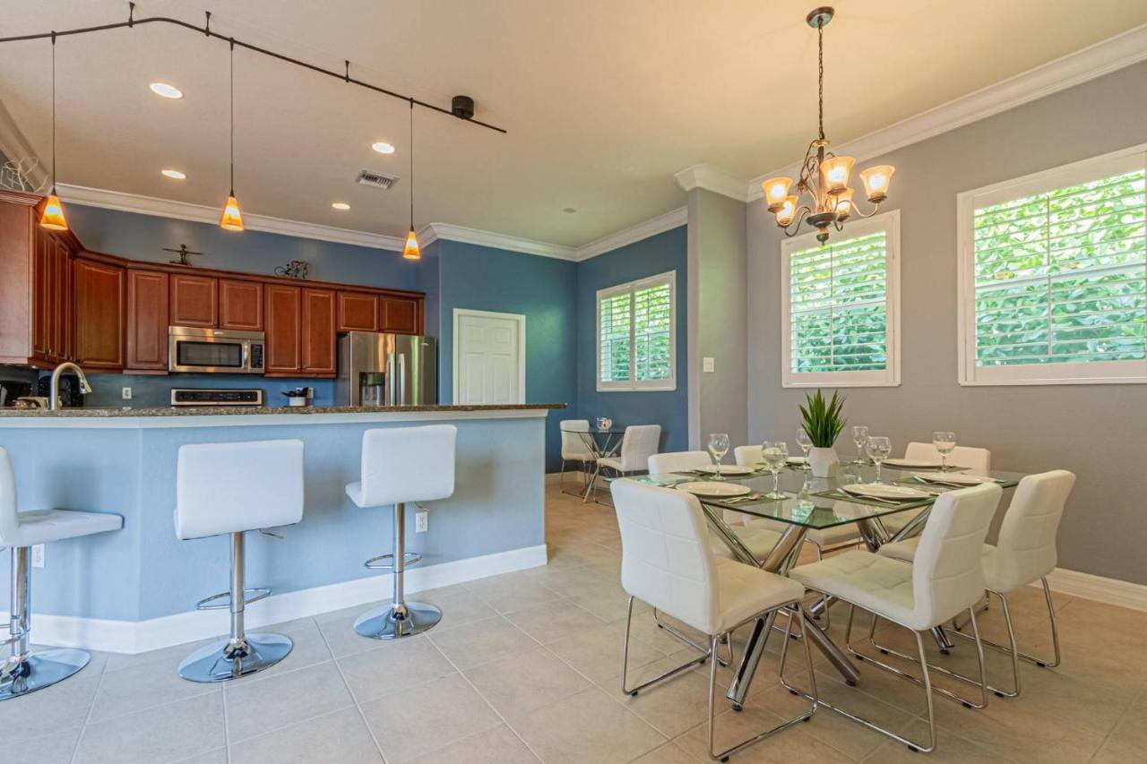 Briarwood-1064 Tivoli Dr Naples