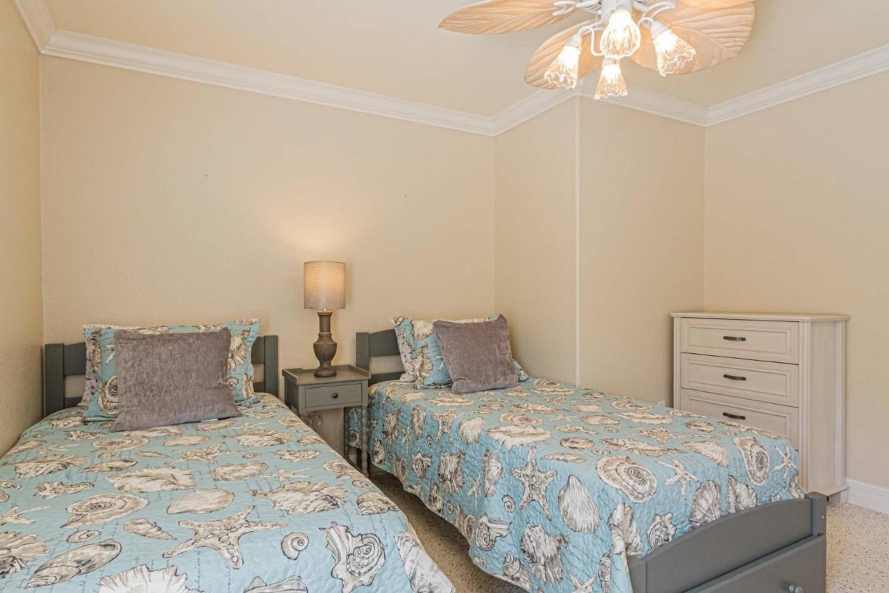 Briarwood-1064 Tivoli Dr Naples