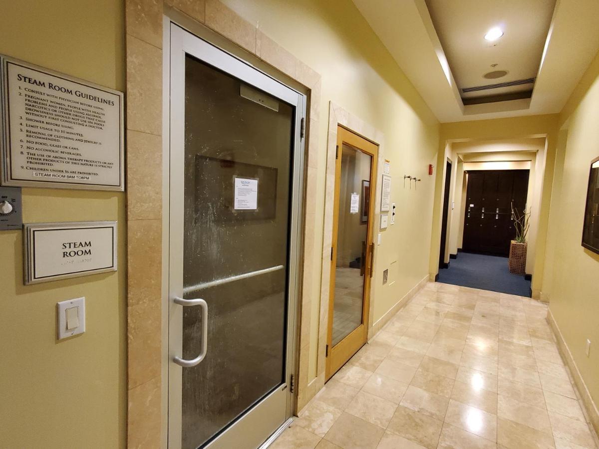 Bay With Fabulous Amenities, Near & Downtown! Apartment Naples