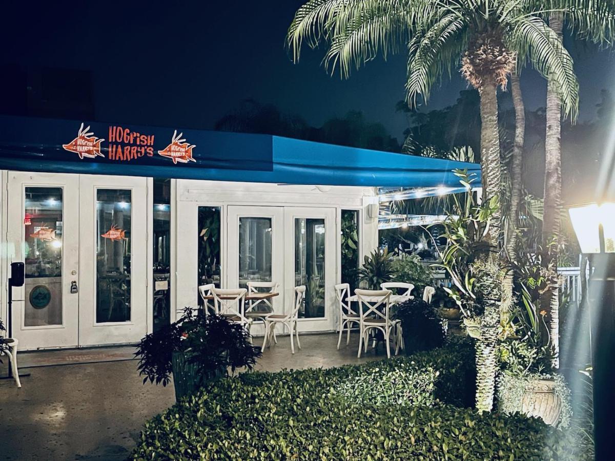 Newly Remodeled, Pool,tennis,5 Mins Drive 2