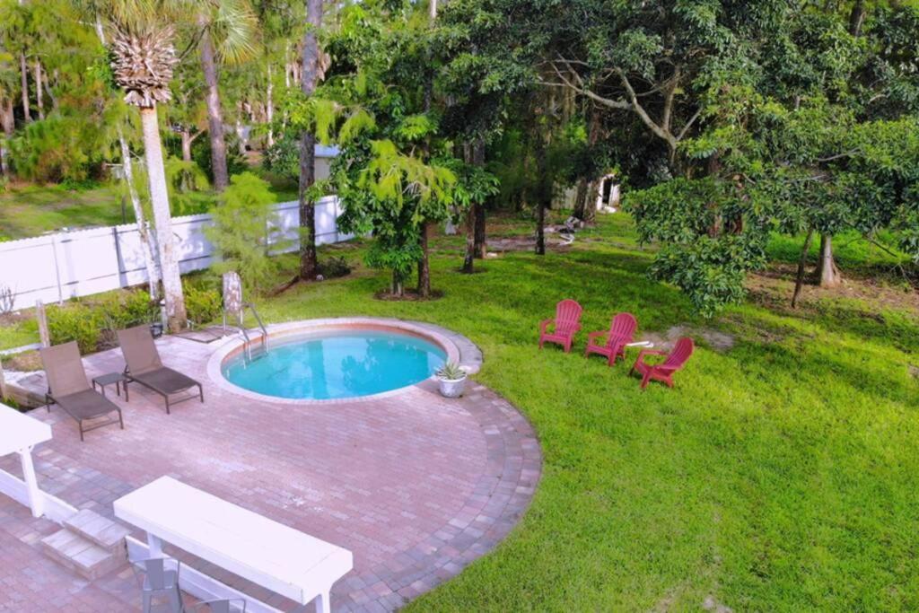 Cheerfull 4/bed/ 3 Bath / Pool / Location *