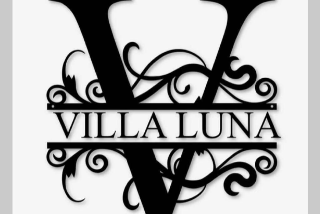 Villa Cheerfull 4/bed/ 3 Bath / Pool / Location Naples