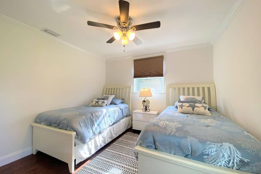 Cheerfull 4/bed/ 3 Bath / Pool / Location Villa
