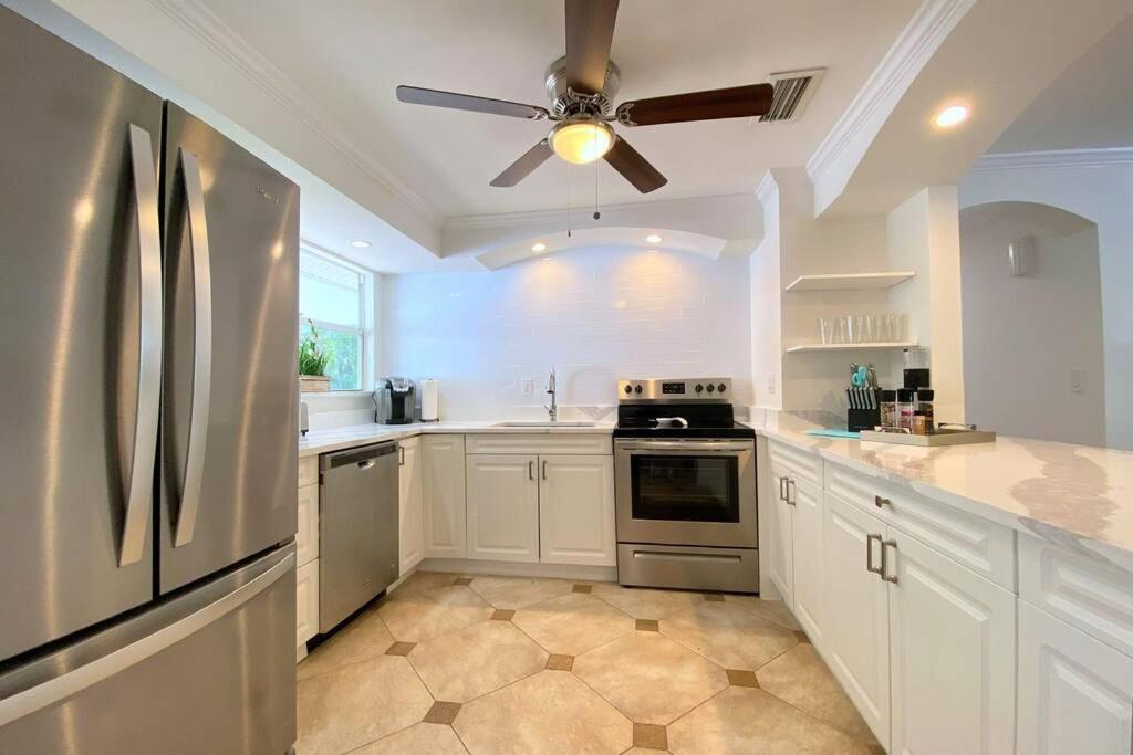 Villa Cheerfull 4/bed/ 3 Bath / Pool / Location Naples