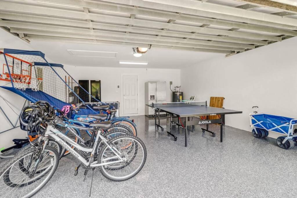 Holiday home Pool House, Close To The & Down Town Naples! *