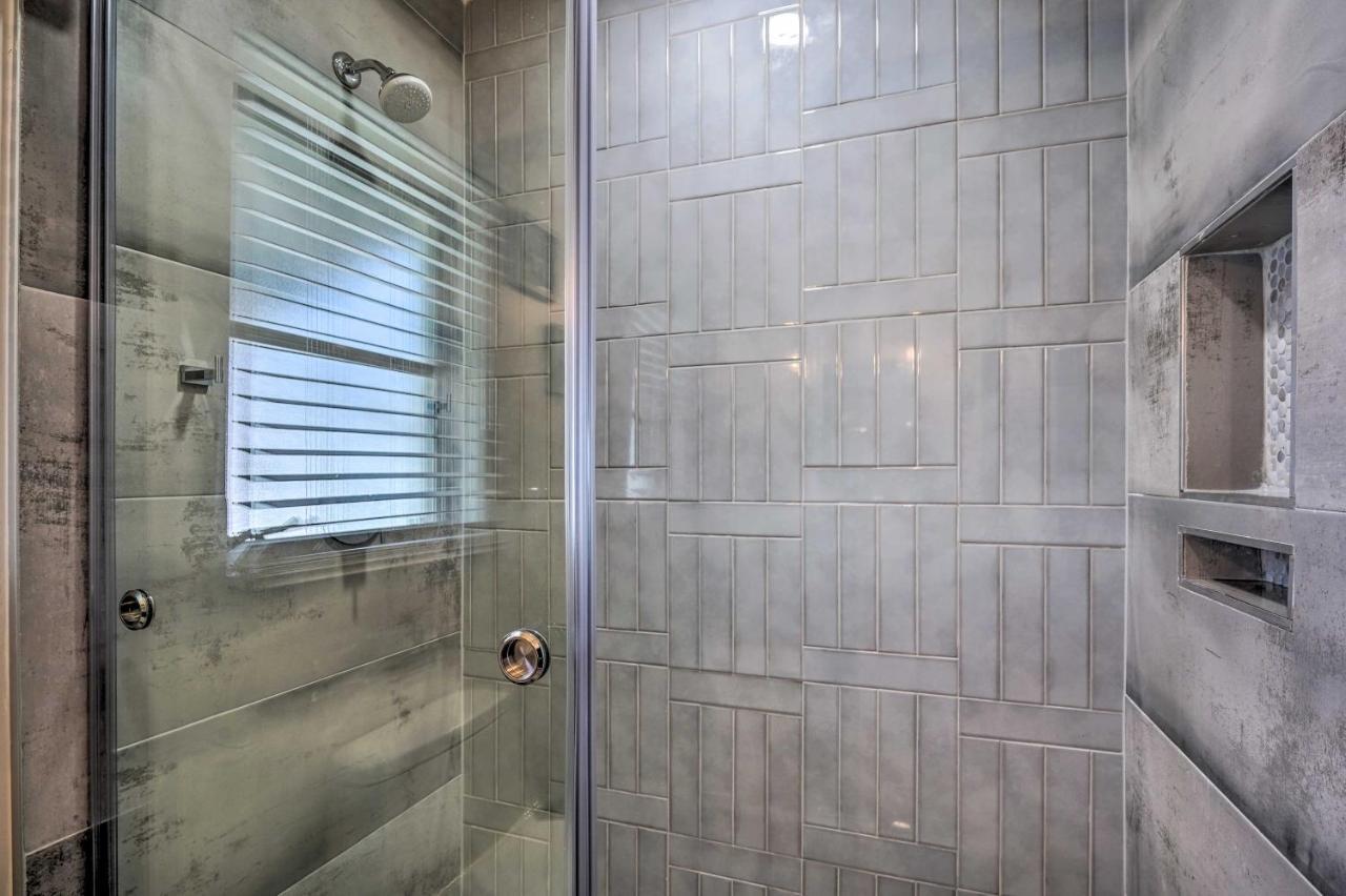 Oasis With Screened Pool, Bike To Beach! *