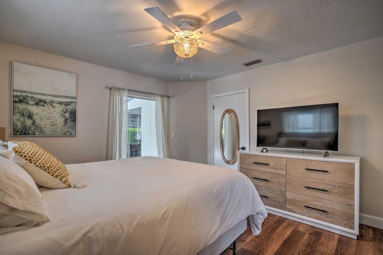 Holiday home Oasis With Screened Pool, Bike To Beach! *