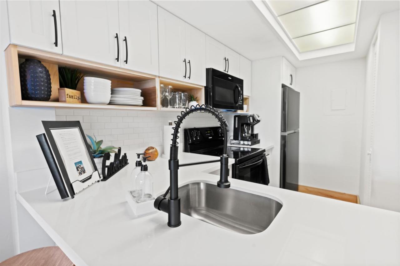 Park Shore Unit Beautiful Beaches And 5th Ave Shopping Apartment