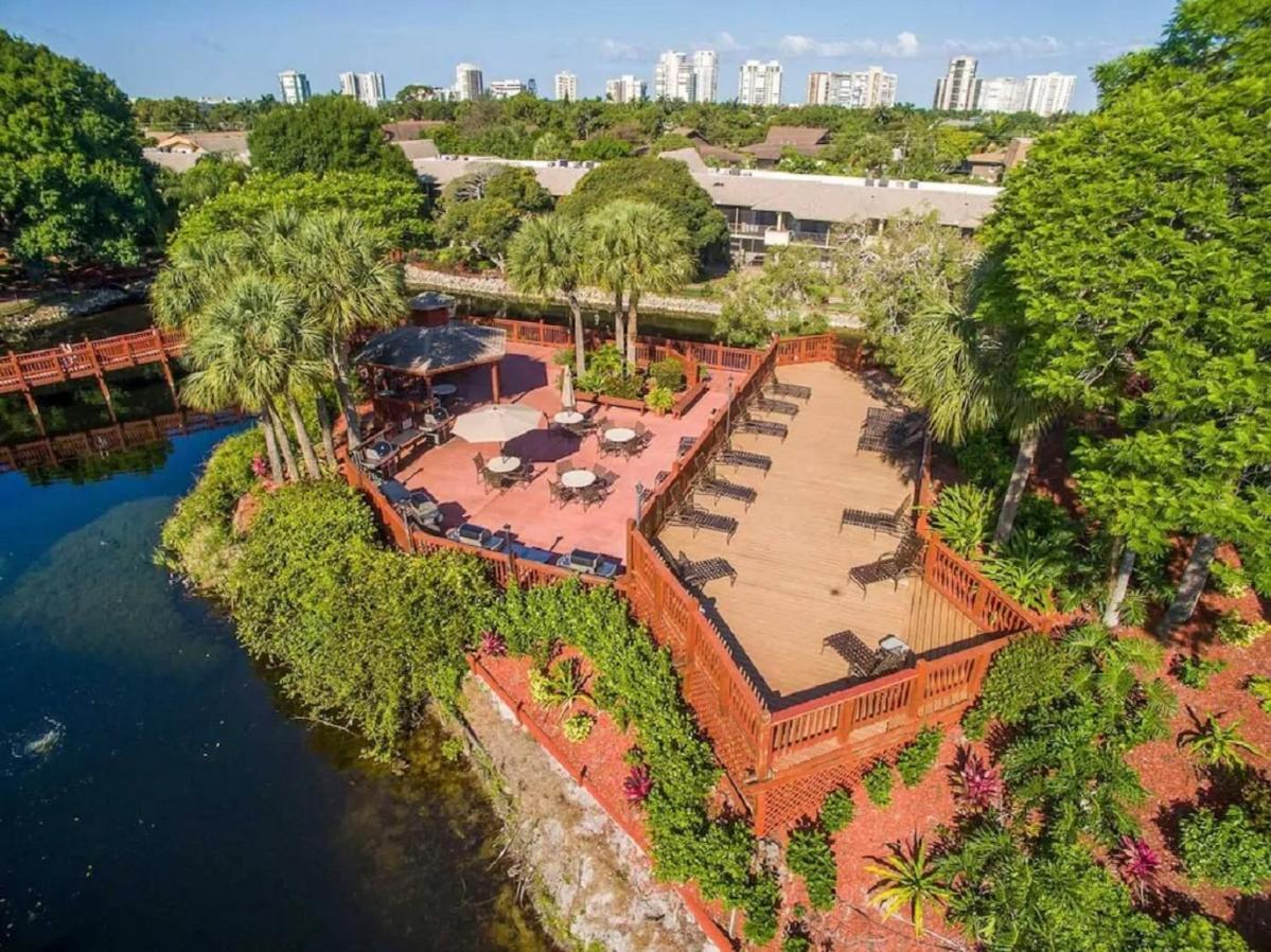 Park Shore Unit Beautiful Beaches And 5th Ave Shopping Apartment Naples