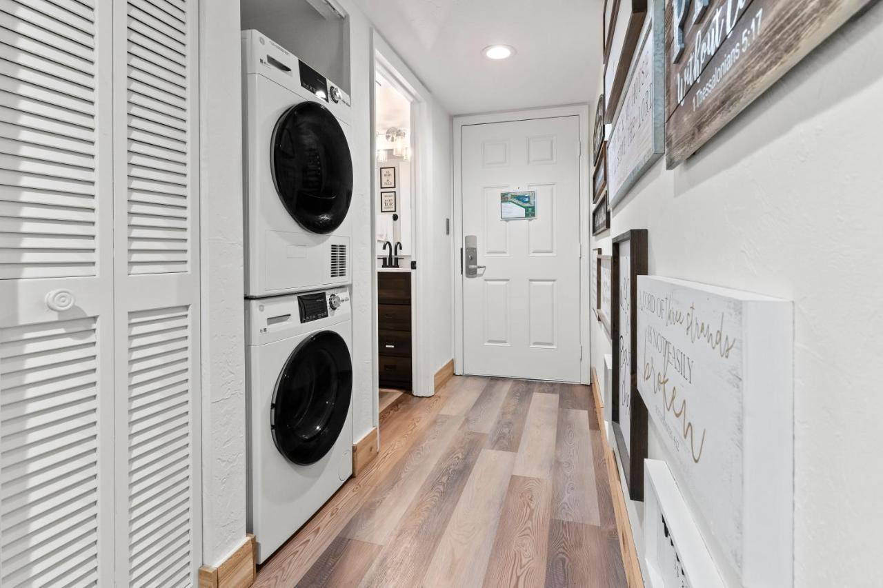Park Shore Unit Beautiful Beaches And 5th Ave Shopping Apartment Naples