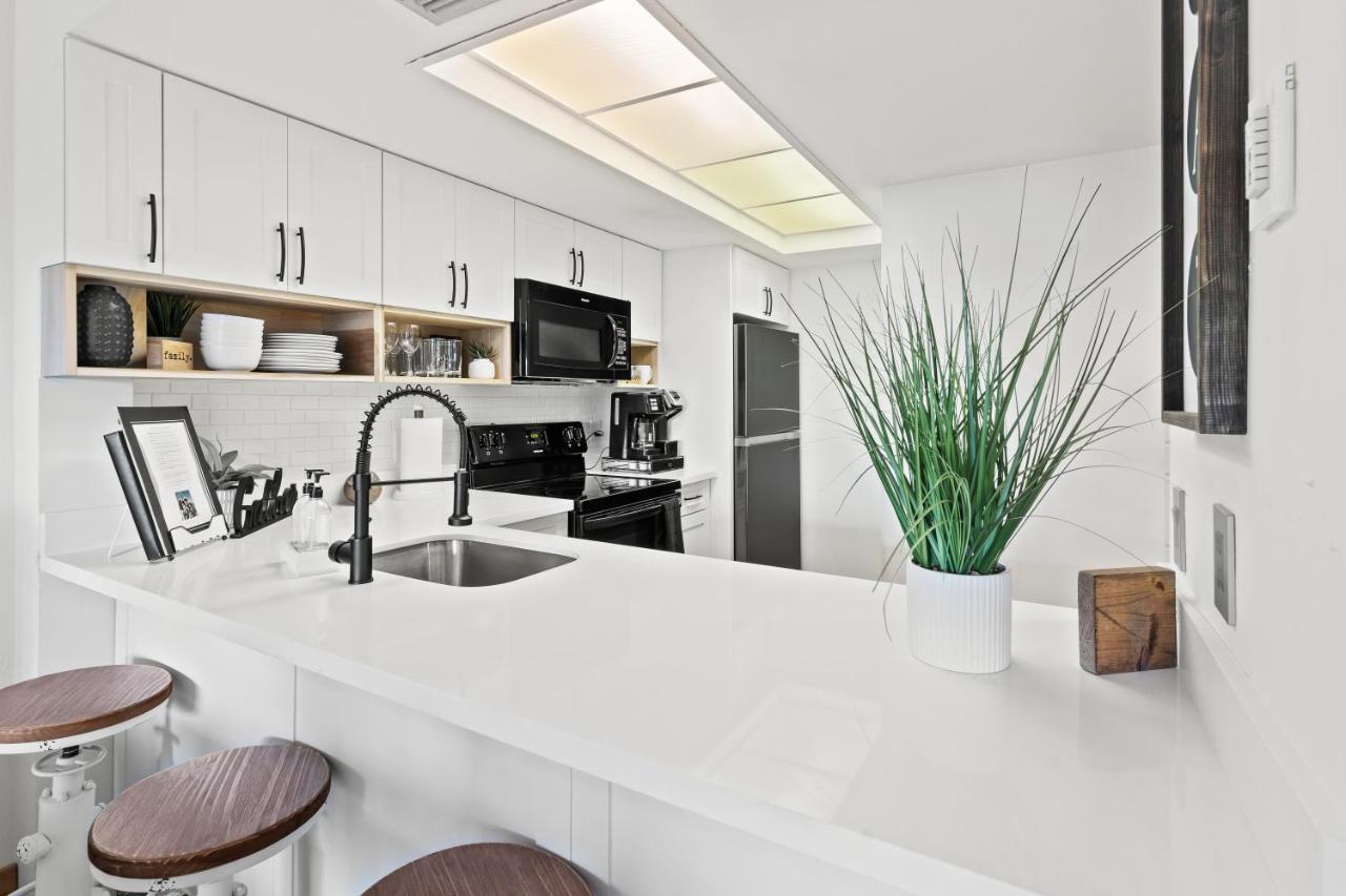 Park Shore Unit Beautiful Beaches And 5th Ave Shopping Naples