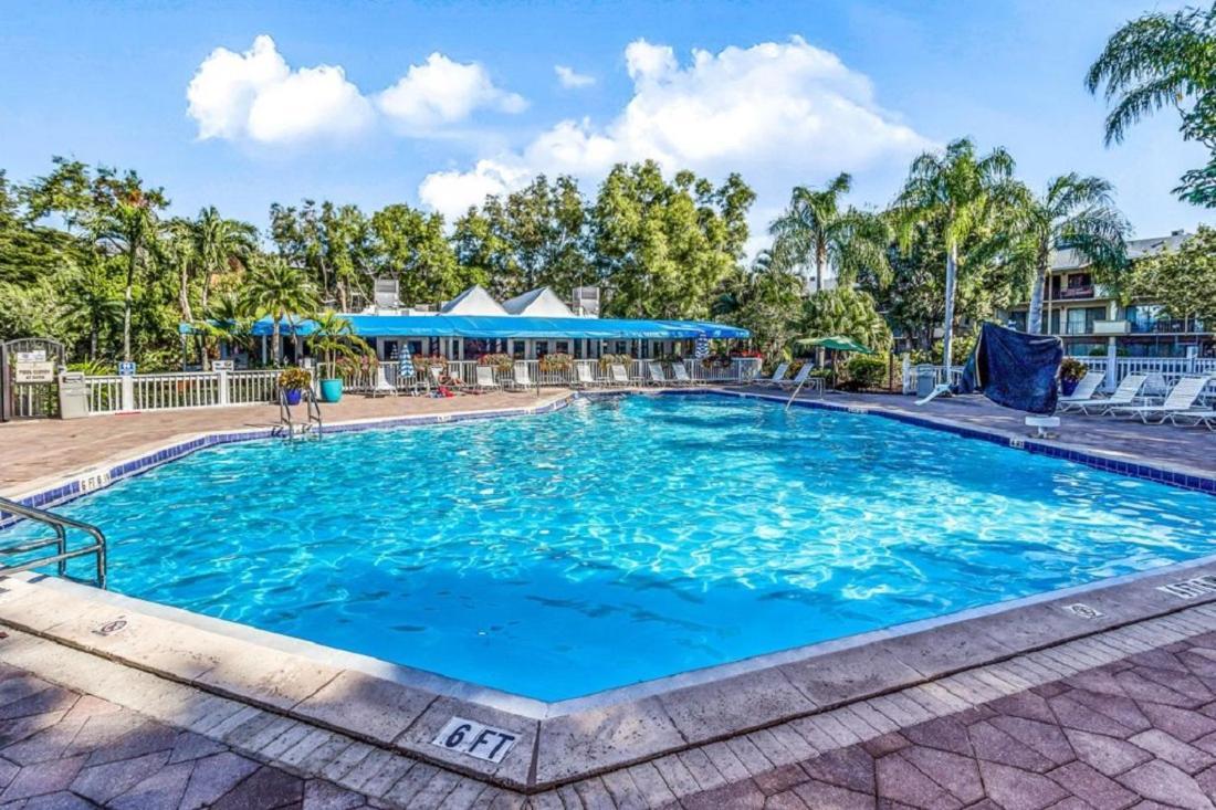 Park Shore Unit Beautiful Beaches And 5th Ave Shopping Naples