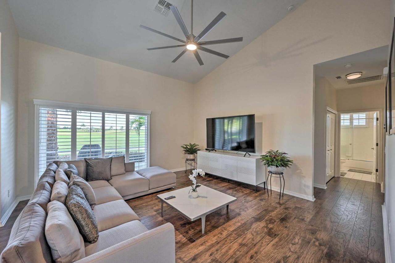 Modern With Amenity Access! Holiday home