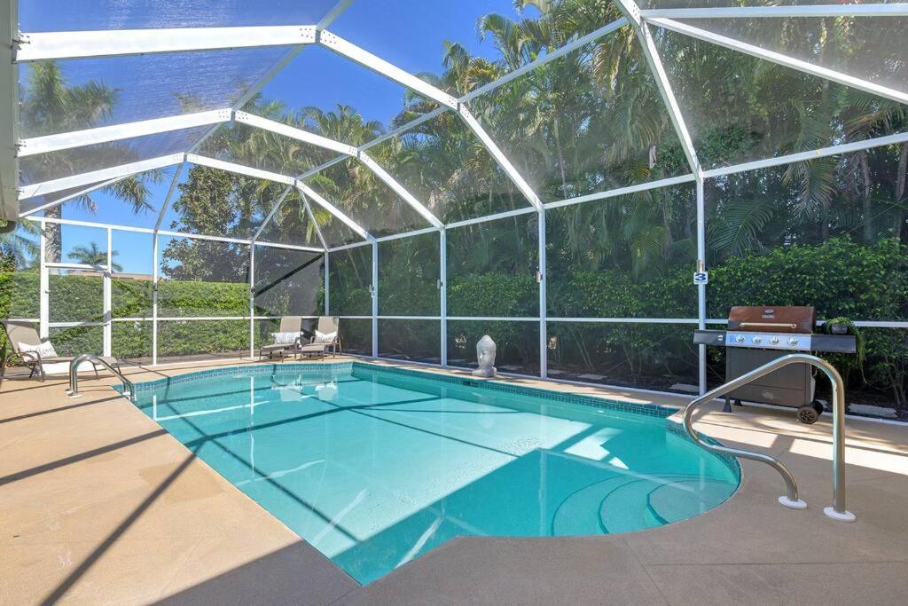 Paradise Escape Luxury Pool W/game King Bed Naples