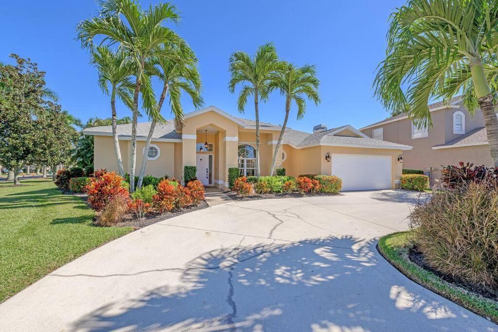 Villa Paradise Escape Luxury Pool W/game King Bed Naples