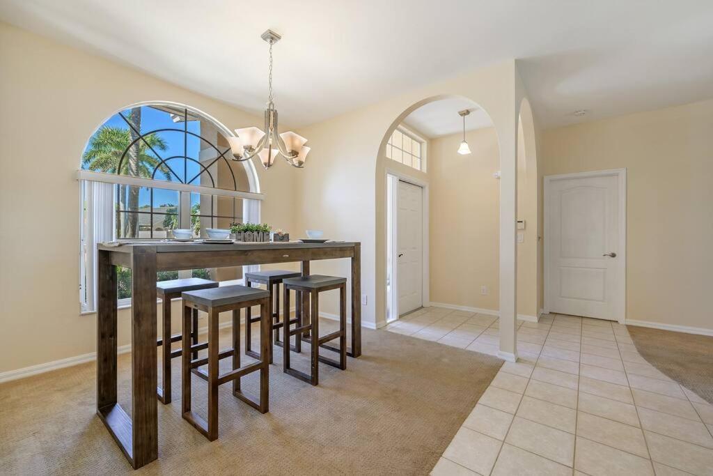 Paradise Escape Luxury Pool W/game King Bed Naples