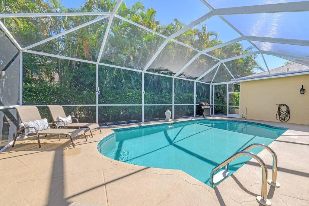 Paradise Escape Luxury Pool W/game King Bed Naples