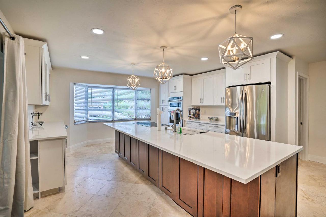 Direct Gulf Access And Lanai Sunny Home! Holiday home Naples