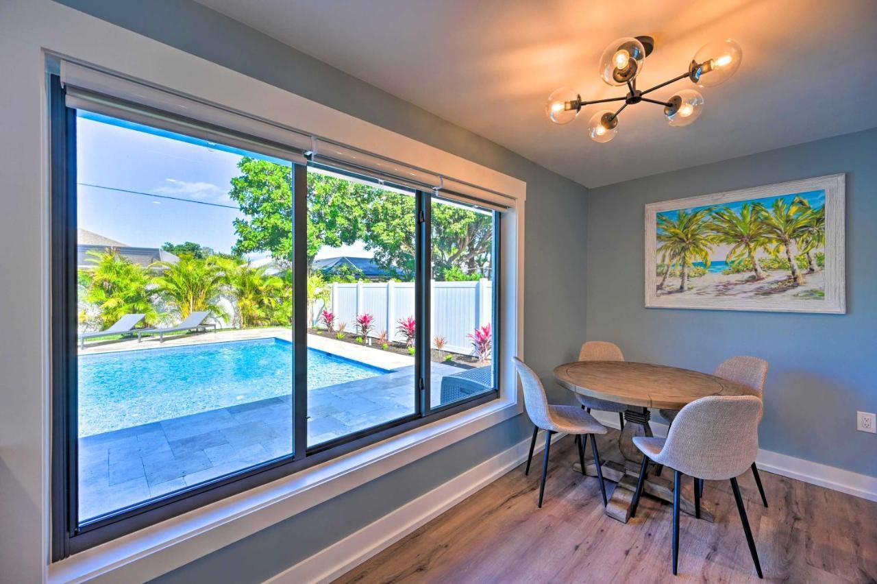 Walk To Getaway With Pool In Naples! Holiday home Naples
