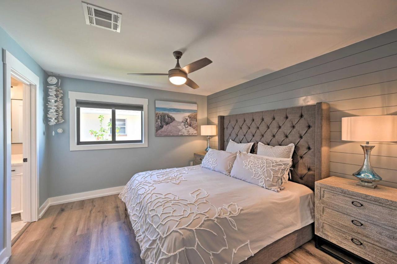 Holiday home Walk To Getaway With Pool In Naples! *