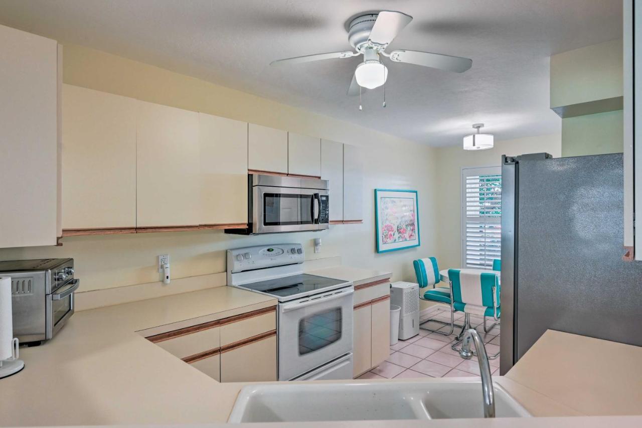 Apartment First-floor About 3 Mi To Beaches!