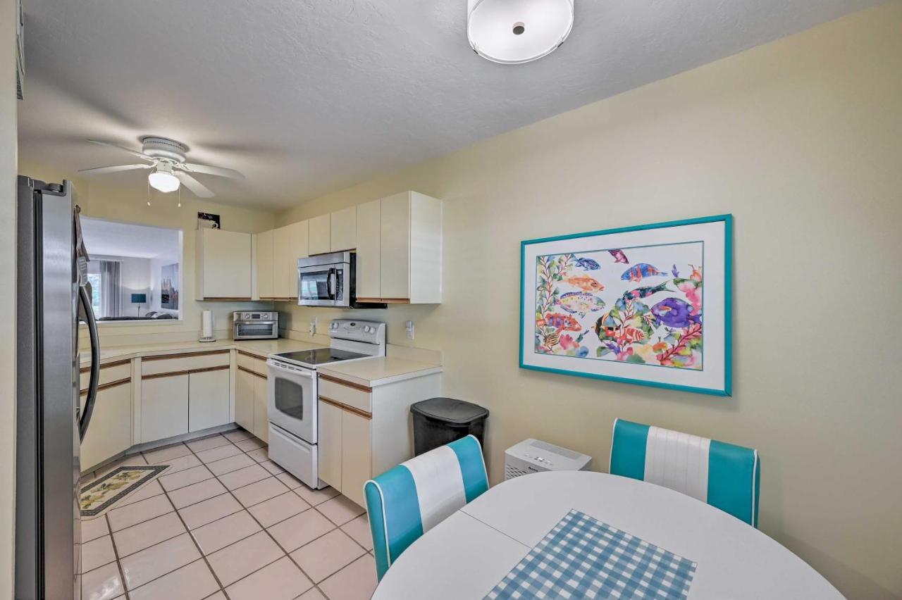 Apartment First-floor About 3 Mi To Beaches!