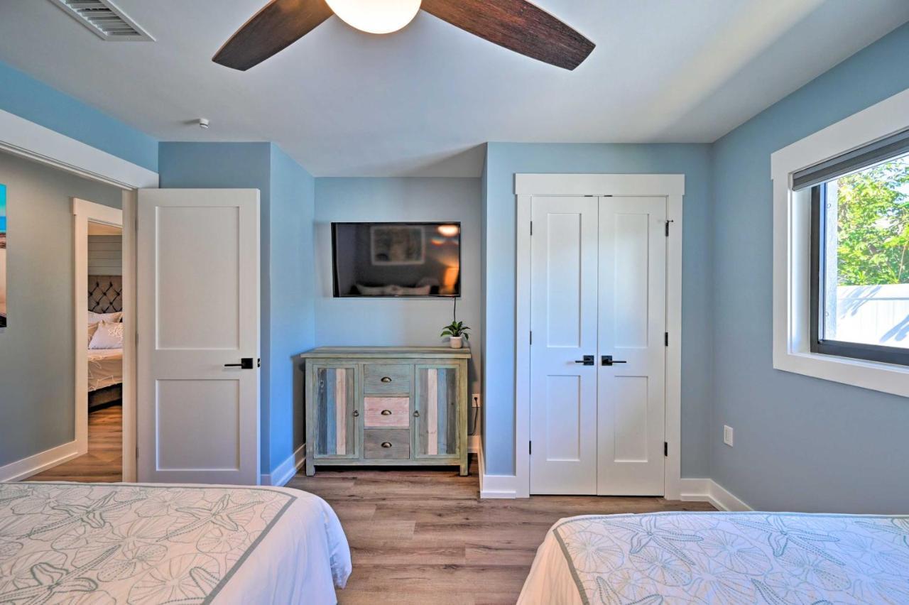 Walk To Getaway With Pool In Naples! Naples