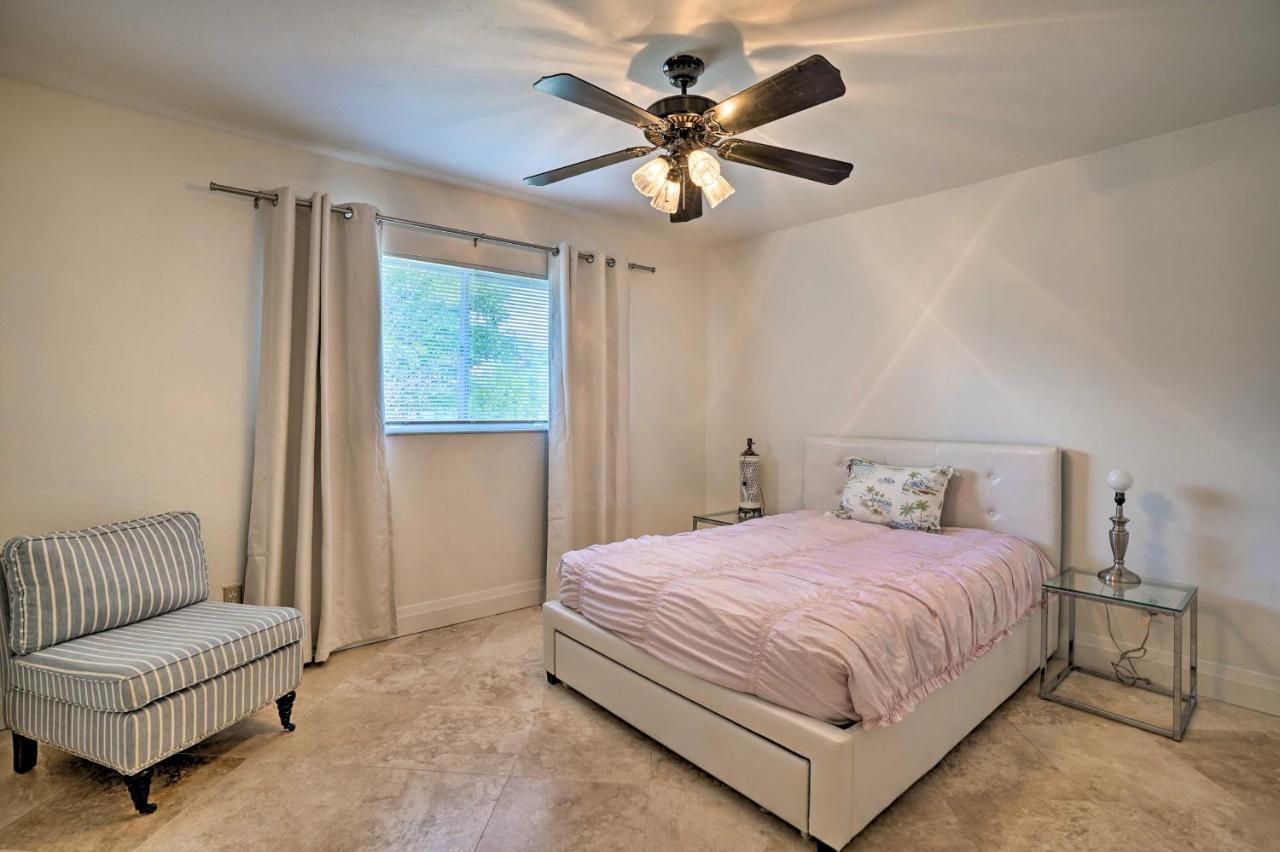 Holiday home Direct Gulf Access And Lanai Sunny Home!