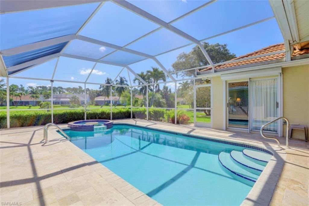 Superb Lakeside With Private Pool *