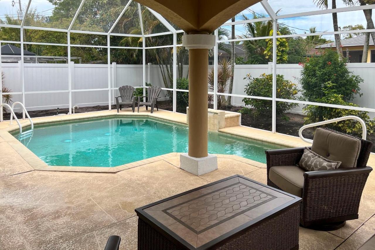 Holiday home With Private Heated Saltwater Poolandlanai Naples