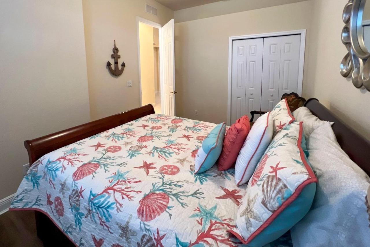Holiday home With Private Heated Saltwater Poolandlanai
