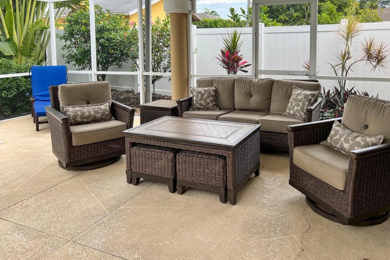 With Private Heated Saltwater Poolandlanai Holiday home