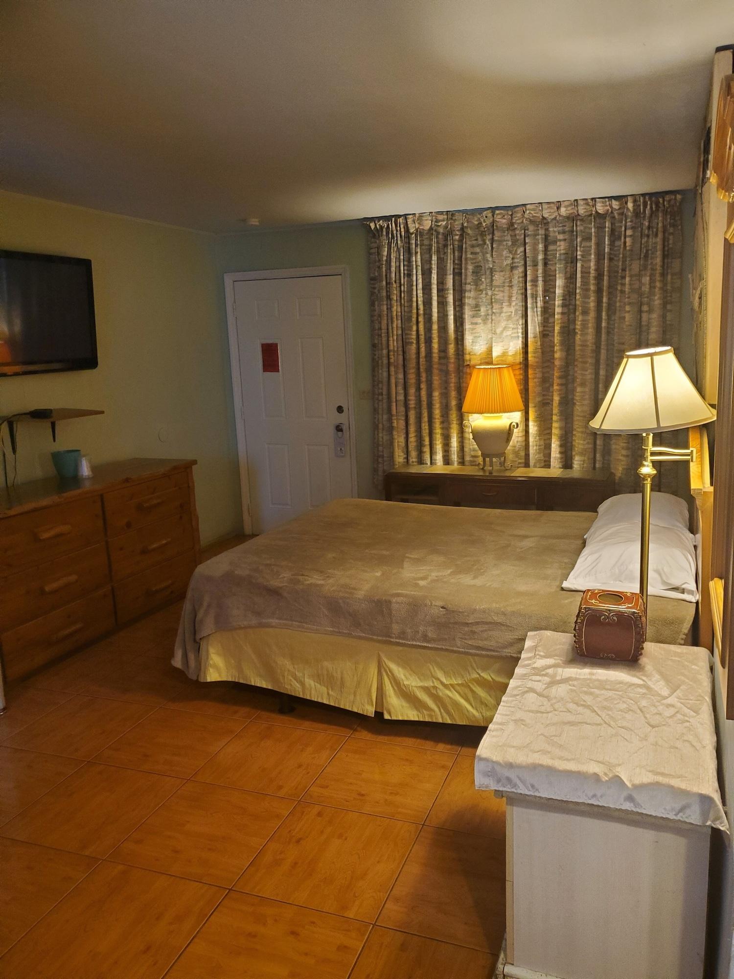 Contys Hotel 2*