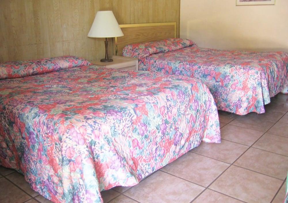 Hotel Contys Naples