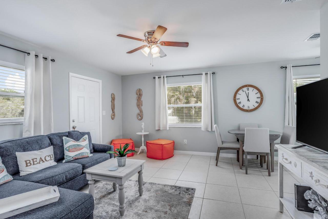 Smugglers Cove Retreat Naples