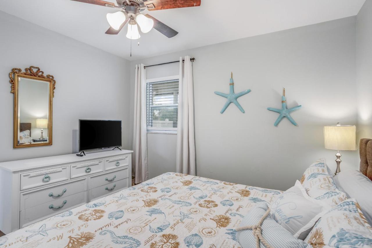 Smugglers Cove Retreat Naples